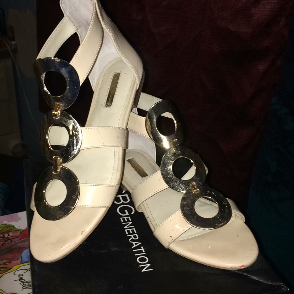 BCBG sandals💖